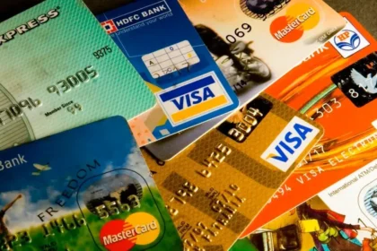 1 अगस्त से HDFC बैंक क्रेडिट कार्ड के नियम बदलेंगे: मुख्य विवरण.